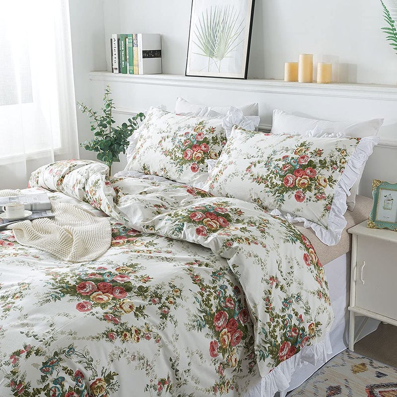 FADFAY غطاء لحاف قطن أبيض مزخرف بالورود من فادفاي - غطاء سرير فاخر بتصميم قديم مزين بالدانتيل باللون الأبيض الفاتح لغرفة نوم الفتيات - مجموعة مكونة من 3 قطع - Image 5